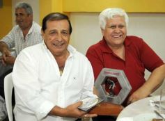 Foto de la galería: El programa radial "Fórmula tuerca y todos los deportes", homenajeó a las glorias de Guaraní de 1971