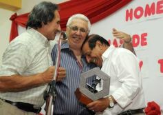 Foto de la galería: El programa radial "Fórmula tuerca y todos los deportes", homenajeó a las glorias de Guaraní de 1971