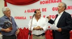 Foto de la galería: El programa radial "Fórmula tuerca y todos los deportes", homenajeó a las glorias de Guaraní de 1971