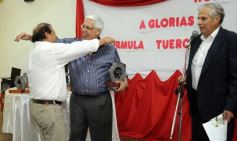 Foto de la galería: El programa radial "Fórmula tuerca y todos los deportes", homenajeó a las glorias de Guaraní de 1971