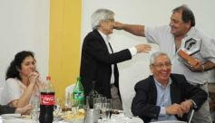 Foto de la galería: El programa radial "Fórmula tuerca y todos los deportes", homenajeó a las glorias de Guaraní de 1971
