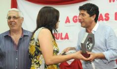 Foto de la galería: El programa radial "Fórmula tuerca y todos los deportes", homenajeó a las glorias de Guaraní de 1971