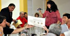 Foto de la galería: El programa radial "Fórmula tuerca y todos los deportes", homenajeó a las glorias de Guaraní de 1971