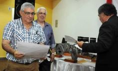 Foto de la galería: El programa radial "Fórmula tuerca y todos los deportes", homenajeó a las glorias de Guaraní de 1971