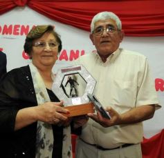 Foto de la galería: El programa radial "Fórmula tuerca y todos los deportes", homenajeó a las glorias de Guaraní de 1971