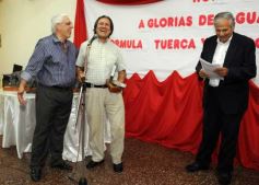 Foto de la galería: El programa radial "Fórmula tuerca y todos los deportes", homenajeó a las glorias de Guaraní de 1971