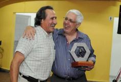 Foto de la galería: El programa radial "Fórmula tuerca y todos los deportes", homenajeó a las glorias de Guaraní de 1971