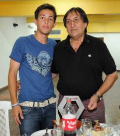 Foto de la galería: El programa radial "Fórmula tuerca y todos los deportes", homenajeó a las glorias de Guaraní de 1971