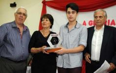 Foto de la galería: El programa radial "Fórmula tuerca y todos los deportes", homenajeó a las glorias de Guaraní de 1971