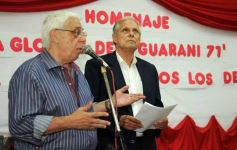 Foto de la galería: El programa radial "Fórmula tuerca y todos los deportes", homenajeó a las glorias de Guaraní de 1971