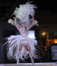 Foto de la galería: En el tradicional desfile "Posadas está de moda" el diseñador Ángel Olivera presentó las nuevas tendencias