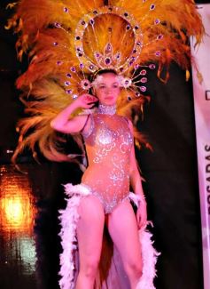 Foto de la galería: En el tradicional desfile "Posadas está de moda" el diseñador Ángel Olivera presentó las nuevas tendencias