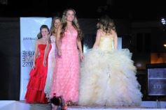 Foto de la galería: En el tradicional desfile "Posadas está de moda" el diseñador Ángel Olivera presentó las nuevas tendencias