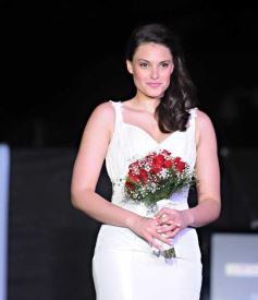 Foto de la galería: En el tradicional desfile "Posadas está de moda" el diseñador Ángel Olivera presentó las nuevas tendencias