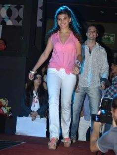 Foto de la galería: Elección de reinas y reyes departamentales de la estudiantina 2013