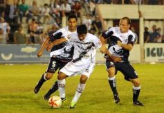 Foto de la galería: Guaraní Antonio Franco 1 - Juventud Antoniana de Salta 0