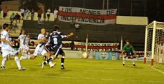 Foto de la galería: Guaraní Antonio Franco 1 - Juventud Antoniana de Salta 0