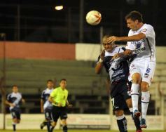 Foto de la galería: Guaraní Antonio Franco 1 - Juventud Antoniana de Salta 0