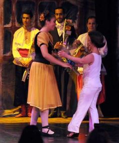Foto de la galería: Gala Anual de Escuela Danzana Estudio-Ballet dirigida por la profesora Ana María Escalada