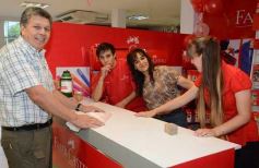 Foto de la galería: Gran feria de ventas para libreros en el negocio mayorista Efrén López