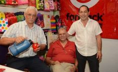 Foto de la galería: Gran feria de ventas para libreros en el negocio mayorista Efrén López