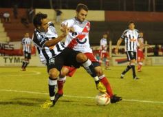Sixto Fotografías. Deportes. Copa Argentina - Debut y despedida para Guaraní en la Copa Argentina