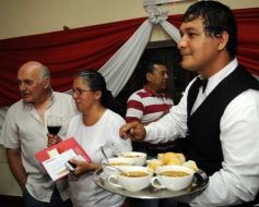 Foto de la galería: El Club El Territorio agasajó a los canillitas en su día