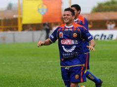 Sixto Fotografías. Deportes. B Nacional - Crucero del Norte 2-Defensa y Justicia 2