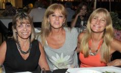 Sixto Fotografías. Sociedad. Cena - Noche de encuentros en Itakua y Doña Chola