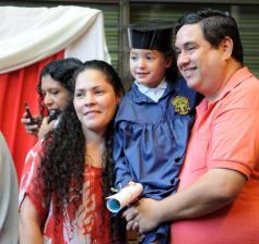 Foto de la galería: Las salas de jardín de infantes del Colegio Del Carmen despidieron un nuevo calendario estudiantil