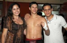 Foto de la galería: Guillermo “La Joya” Andino ganó por puntos ante el formoseño Rubén Gavilán