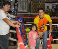 Foto de la galería: Guillermo “La Joya” Andino ganó por puntos ante el formoseño Rubén Gavilán