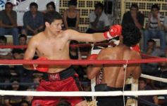 Foto de la galería: Guillermo “La Joya” Andino ganó por puntos ante el formoseño Rubén Gavilán