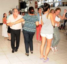 Foto de la galería: Ricky Maravilla brindó un show en Menor Hermanos SA