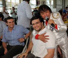 Foto de la galería: Ricky Maravilla brindó un show en Menor Hermanos SA