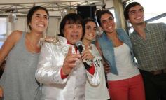 Foto de la galería: Ricky Maravilla brindó un show en Menor Hermanos SA