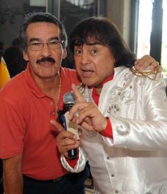 Foto de la galería: Ricky Maravilla brindó un show en Menor Hermanos SA