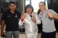 Foto de la galería: Ricky Maravilla brindó un show en Menor Hermanos SA