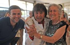 Foto de la galería: Ricky Maravilla brindó un show en Menor Hermanos SA