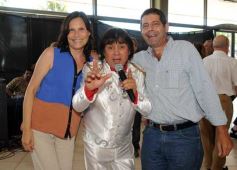 Foto de la galería: Ricky Maravilla brindó un show en Menor Hermanos SA