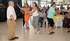 Foto de la galería: Ricky Maravilla brindó un show en Menor Hermanos SA