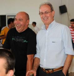 Foto de la galería: Ricky Maravilla brindó un show en Menor Hermanos SA