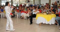 Foto de la galería: Ricky Maravilla brindó un show en Menor Hermanos SA