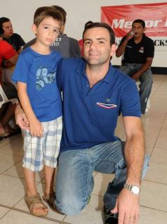 Foto de la galería: Ricky Maravilla brindó un show en Menor Hermanos SA