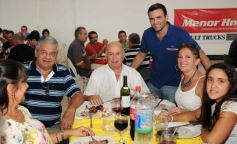 Foto de la galería: Ricky Maravilla brindó un show en Menor Hermanos SA