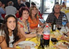 Foto de la galería: Ricky Maravilla brindó un show en Menor Hermanos SA