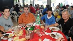 Foto de la galería: Ricky Maravilla brindó un show en Menor Hermanos SA