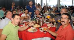 Foto de la galería: Ricky Maravilla brindó un show en Menor Hermanos SA