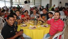 Foto de la galería: Ricky Maravilla brindó un show en Menor Hermanos SA