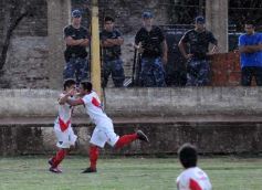 Foto de la galería: La "Franja" venció a Mitre por 4 a 1 y forzó a un tercer partido